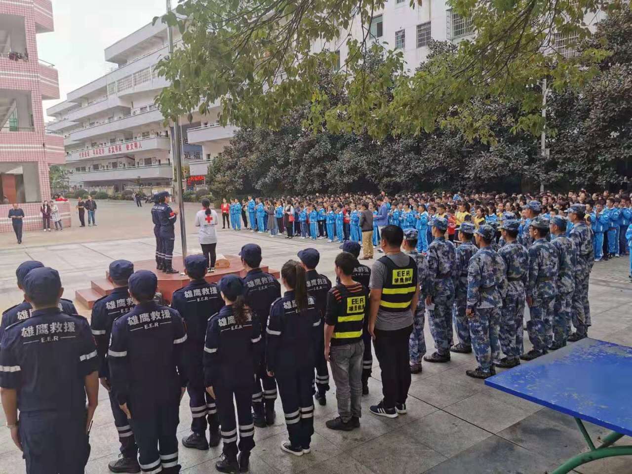 【志愿活动】国防教育学院全体党员到临川六中进行防震应急逃生演习